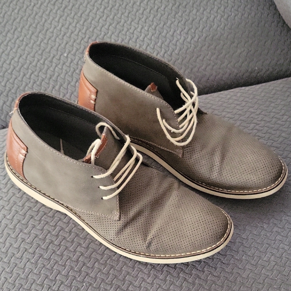 Sonoma Goods For Life Chukka Mens Boot In Gray W/Brown Sz 10.5